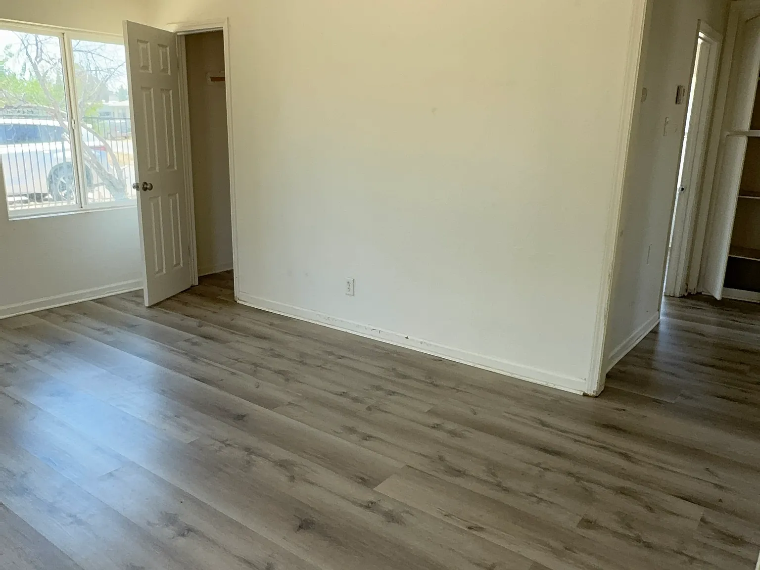 630 Hood Dr — Photo 3