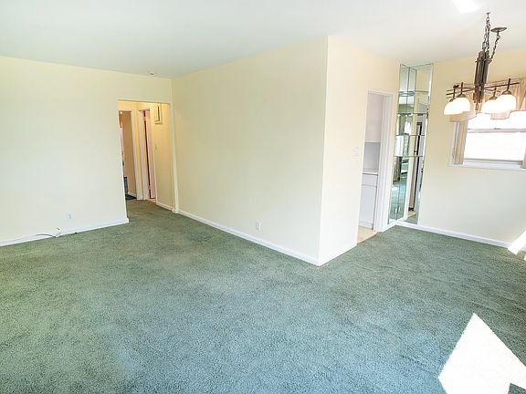3rd image of 1065 Shore Pkwy #B