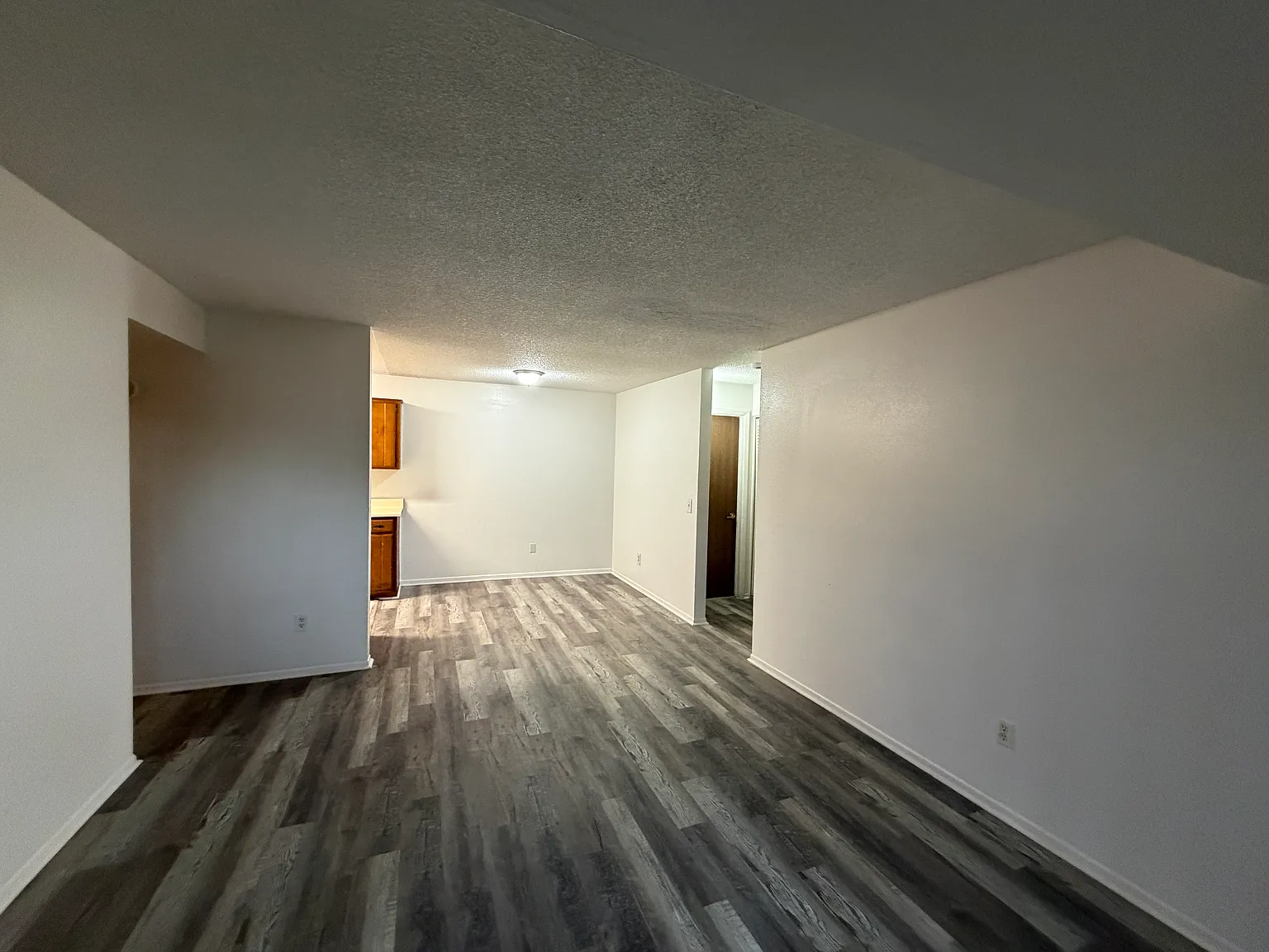 2 bed, 849 sqft, $995 — Photo 4