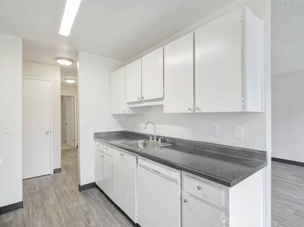 9555 SW Allen Blvd #8