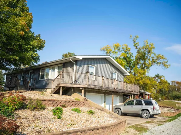 1906 E County Road 2820, Dallas City, IL 62330