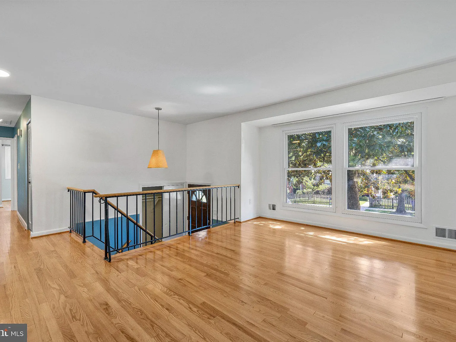 5 bed, 3.0 bath, 2198 sqft, $3,800 — Photo 2