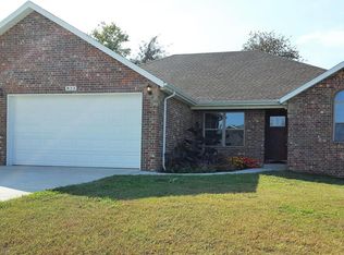 833 Saratoga Rd, Willard, MO 65781