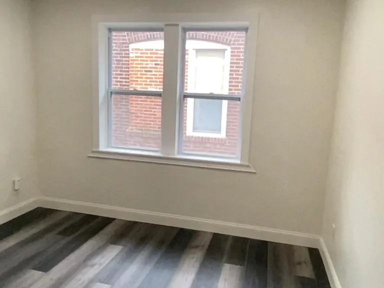 4242 Clarence Ave #2F — Photo 15