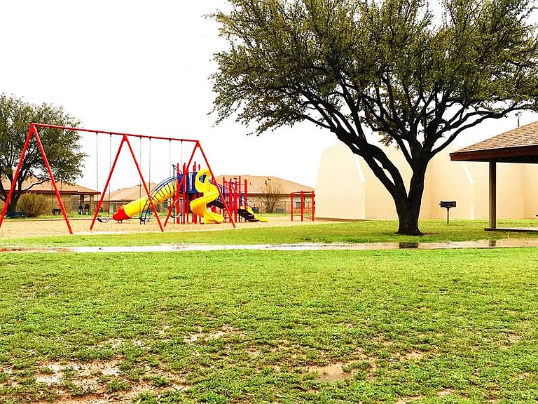 Lakeshore Village — Photo 11