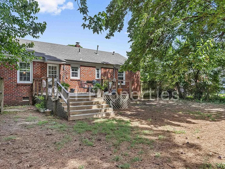 499 Lytle St — Photo 4