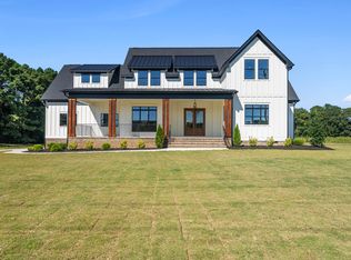 2560 Lassiter Rd, Four Oaks, NC 27524