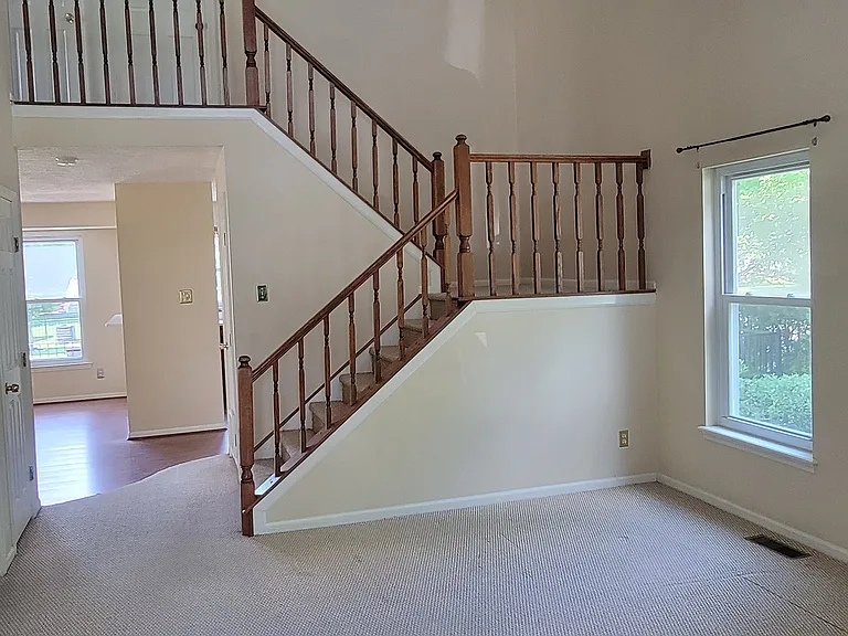 107 Windsor Ct — Photo 18
