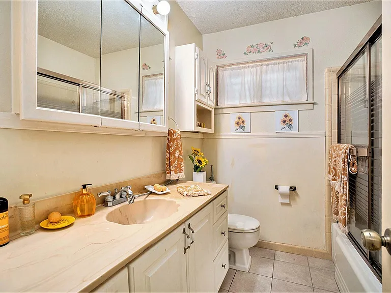 17 Manor Way — Photo 17