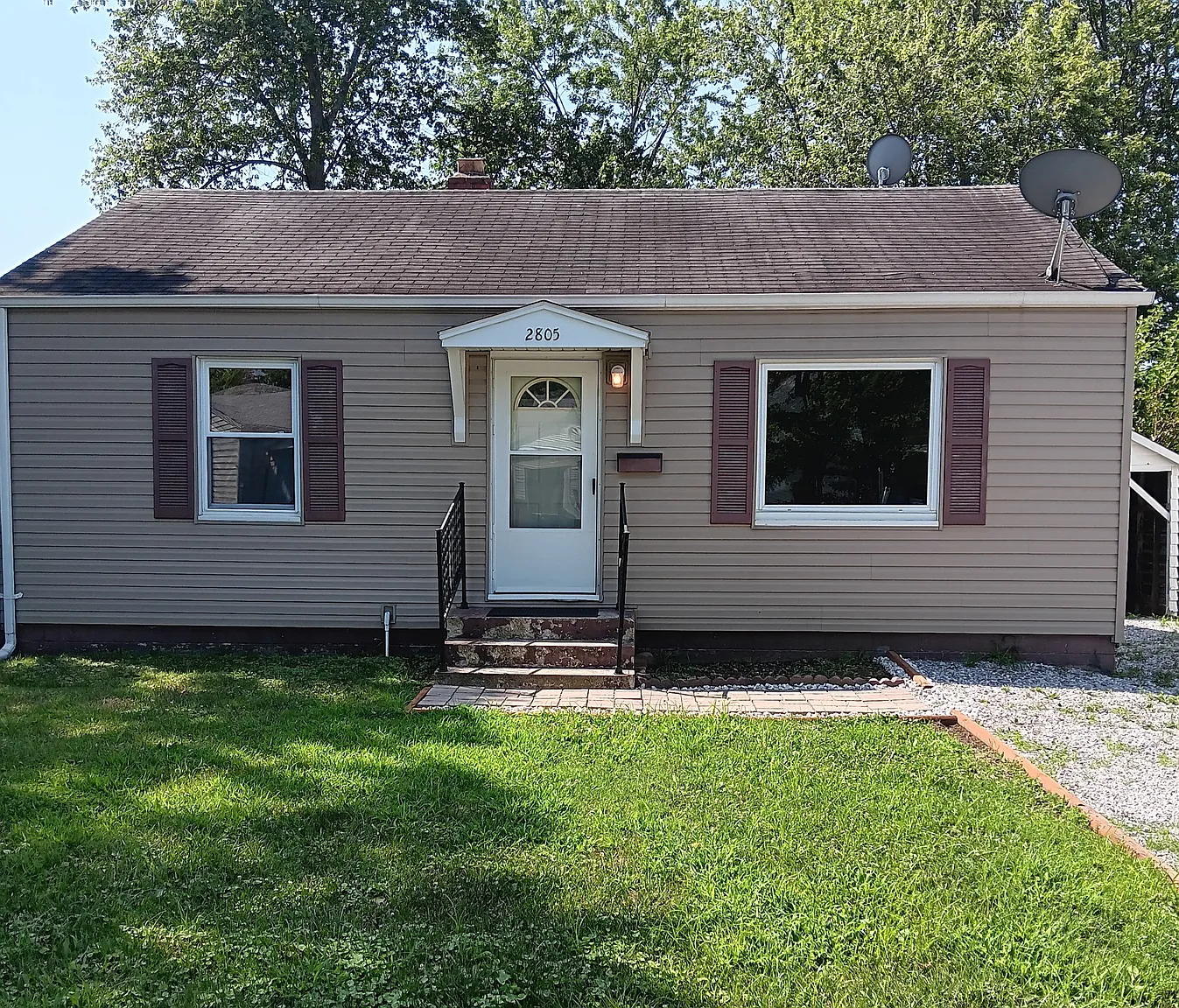 2805 Mannen St photo 1