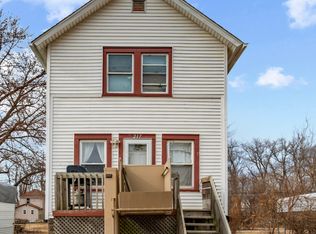 217 12th St, East Moline, IL 61244