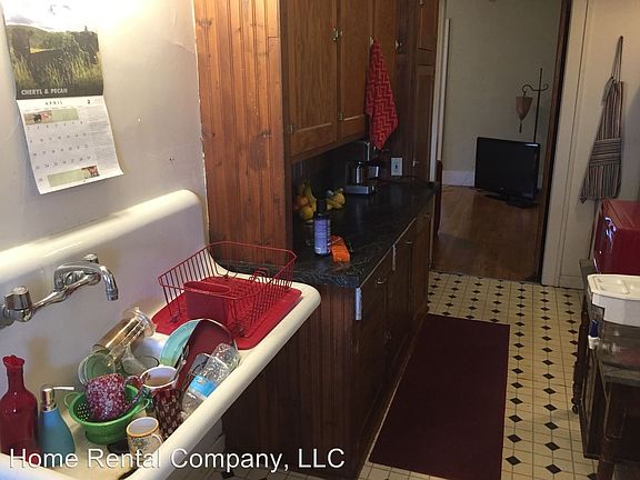 5th image of 929 Wealthy St SE APT 4