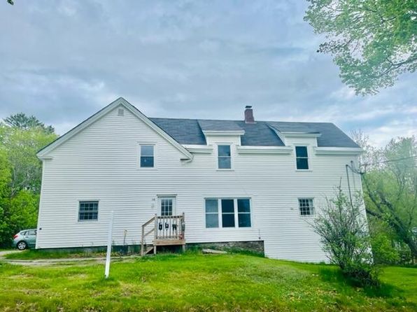 28 Pleasant Street, Milo, ME 04463