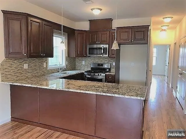 426 Jersey St — Photo 2