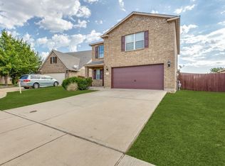 612 Lazy Crest Dr, Fort Worth, TX 76140