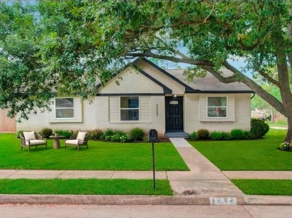 2227 Cherry Bend Dr, Houston, TX 77077