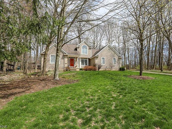 5th image of 358 Woodbend Rd