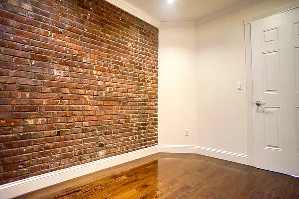 Rented by Compass | media 21