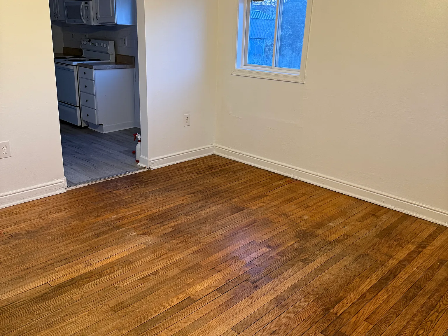 2 bed, 700 sqft, $1,700 — Photo 3