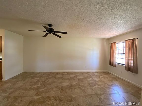 3rd image of 6 Kingfisher Ln