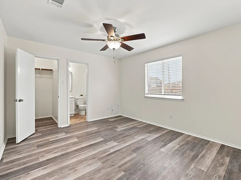 4330 Spring Garden Dr — Photo 10