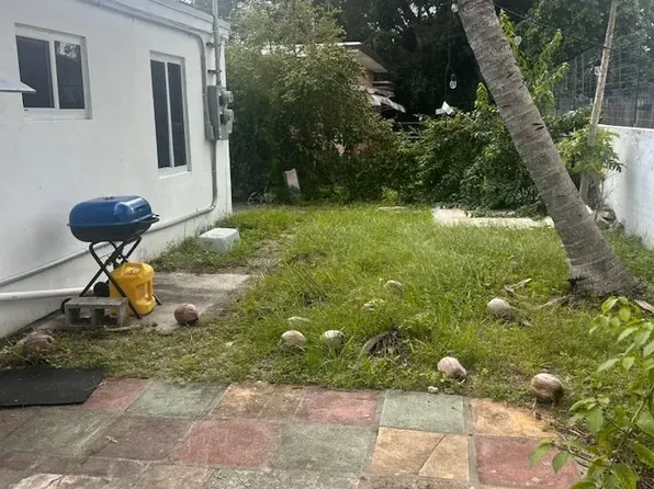 16204 NE 18th Ct, North Miami Beach, FL 33162