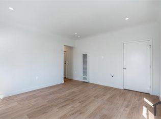 2003 1/2 W 70th St, Los Angeles, CA 90047