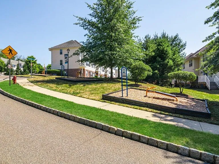 Mews at Annandale Townhomes — Photo 17