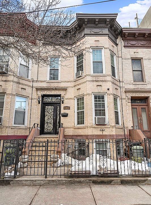 1st image of 463 Bainbridge St