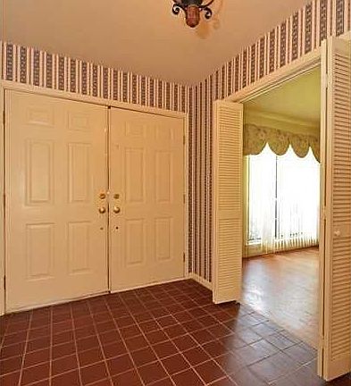 4th image of 9406 Shartel Dr