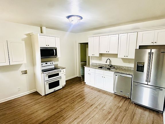 5th image of 219 Beattie St