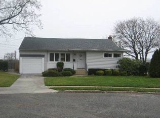 3275 Eric Ct, Wantagh, NY 11793