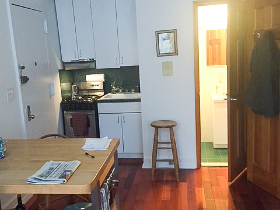 2nd image of 109 Park Pl #2F1