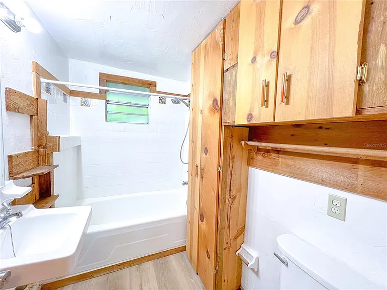 25825 W Newberry Rd — Photo 11