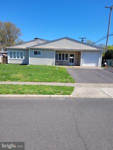 48 Old Spruce Ln, Levittown, PA, 19055
