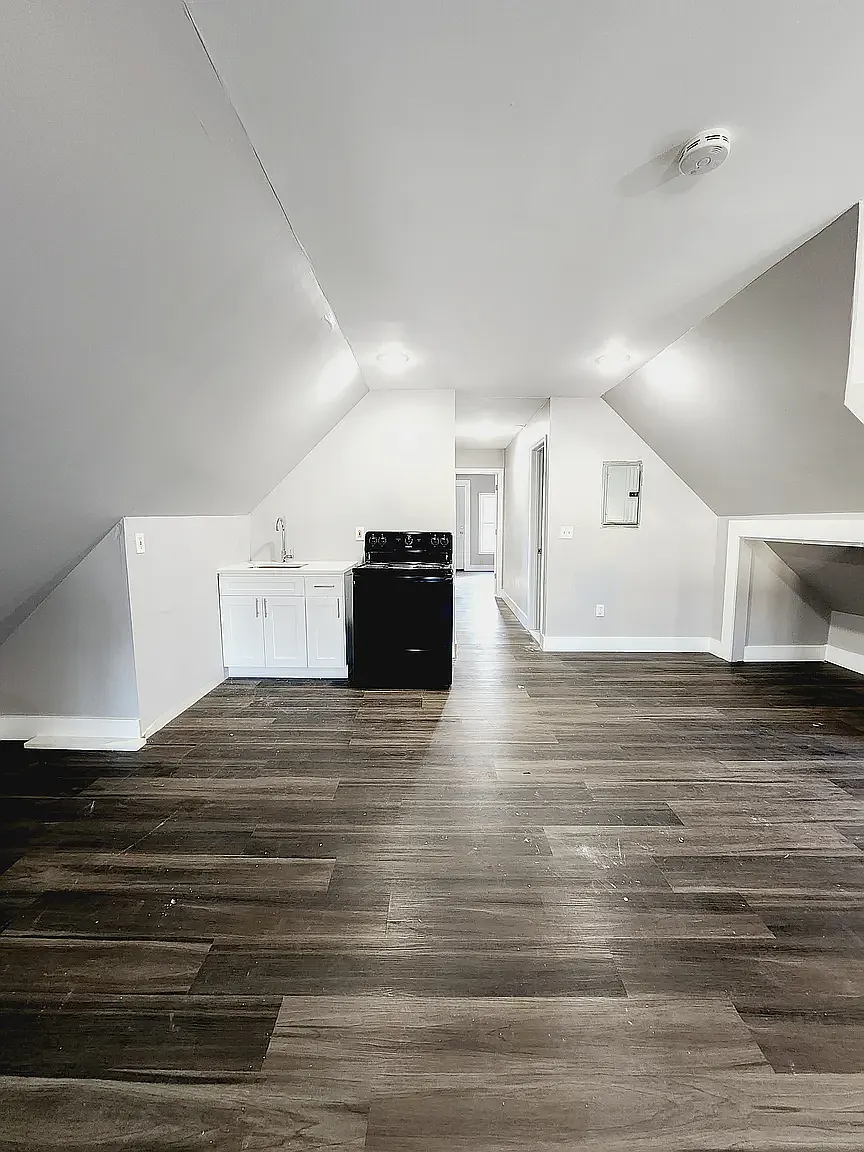 2 bed, 800 sqft, $1,699 — Photo 1