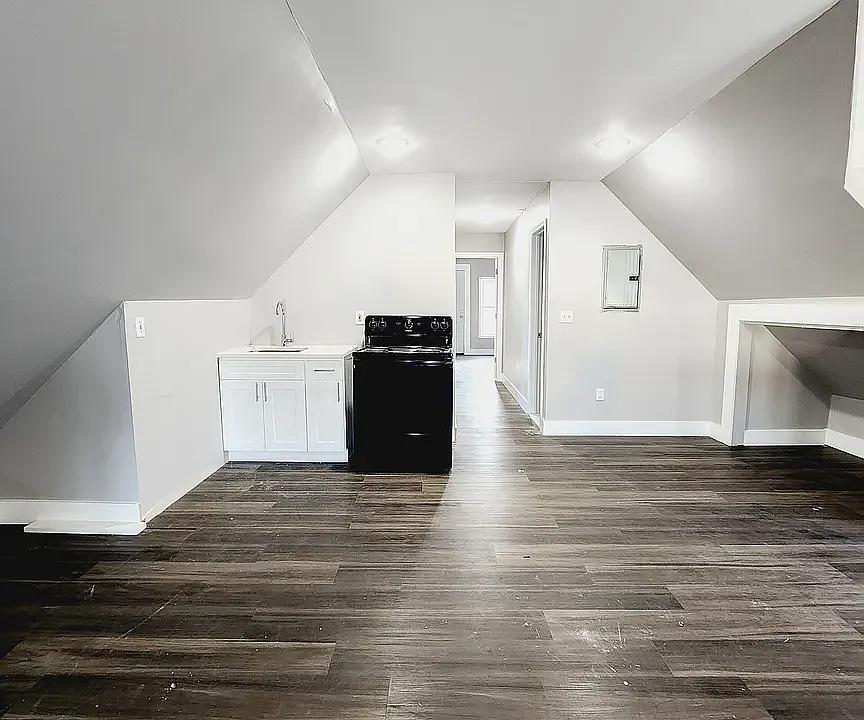 1058 Anna St #6D