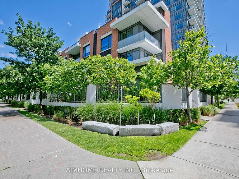 26 Churchill Ave #Townhouse 120 — Photo 2