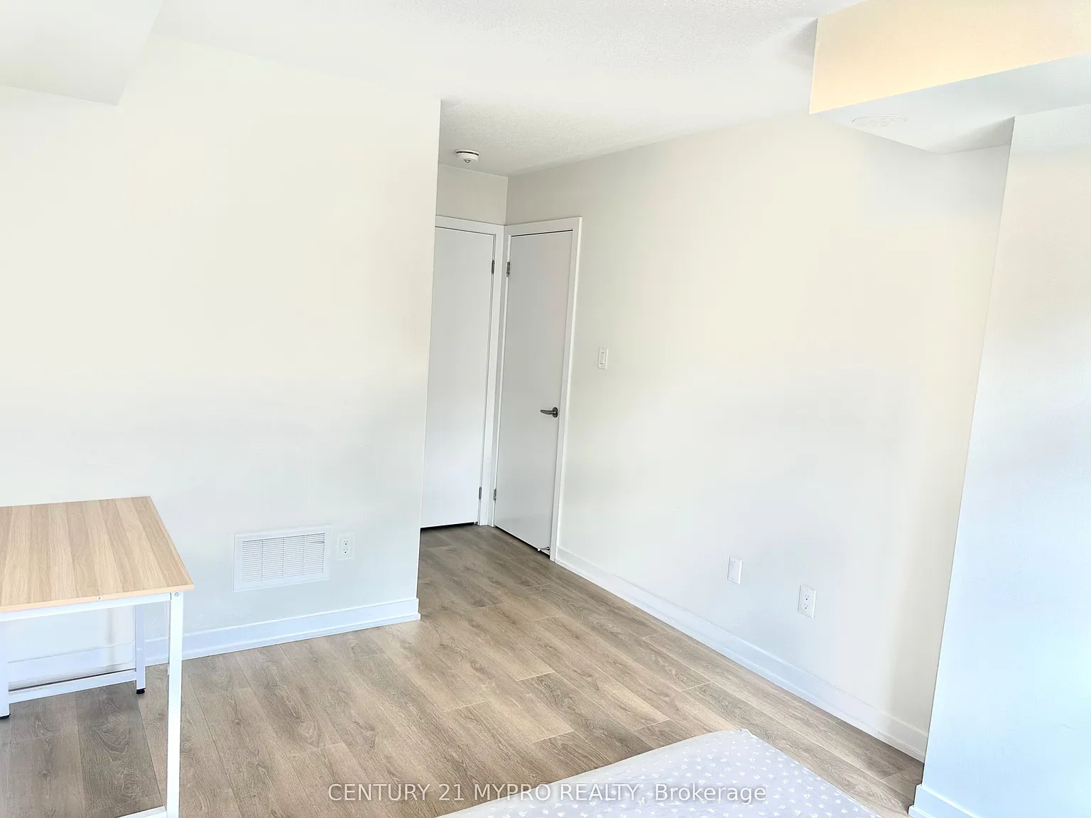 1 bed, $1,400 — Photo 4