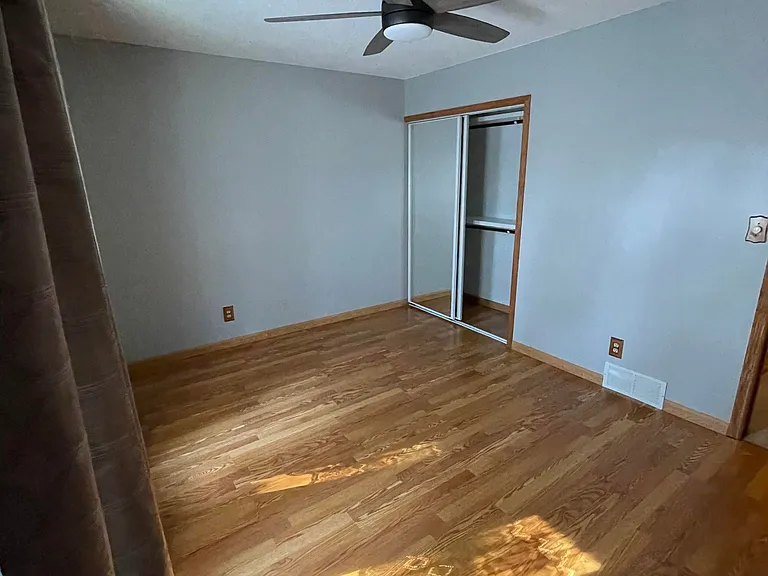 6407 Carpenter Ave — Photo 11