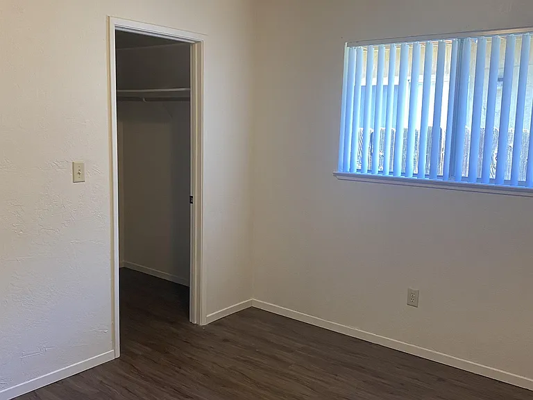 3018 Delta Ave — Photo 11