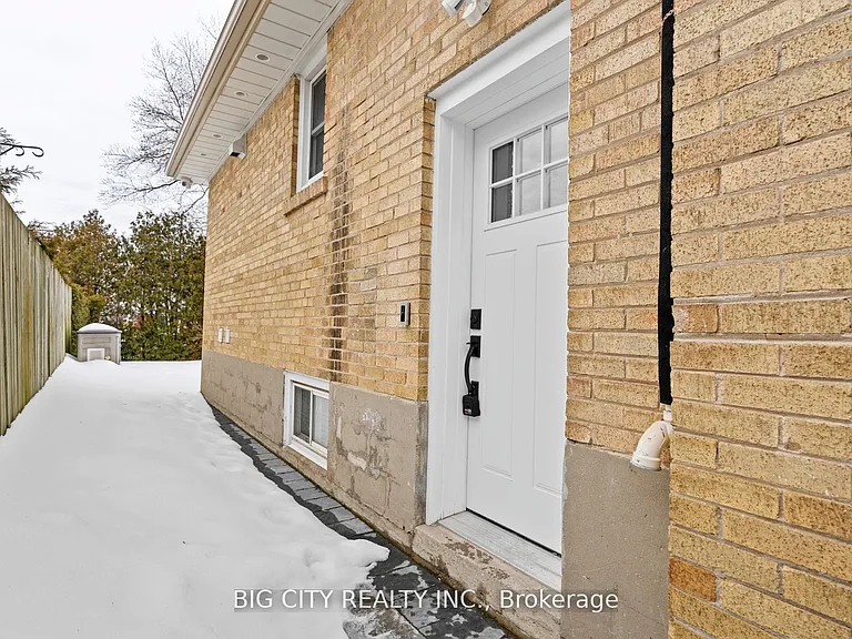 18 Wexford Blvd #2 — Photo 2