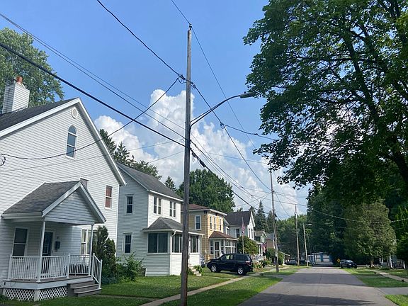 4th image of 9 Seneca St
