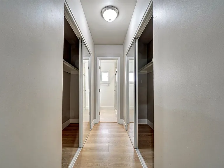 2040 S Sherbourne Dr — Photo 23