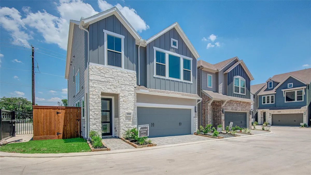 Building Photo - 1204 Kiefer Hill Way