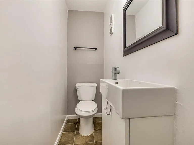 2103 Place Rebecca Ln #D4 — Photo 31
