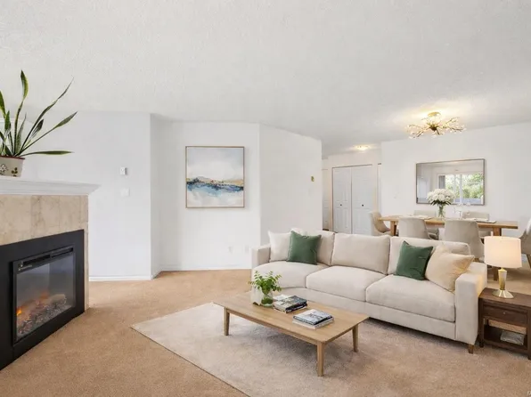 7865 Patterson Rd #207, Central Saanich, BC V8M 2C7