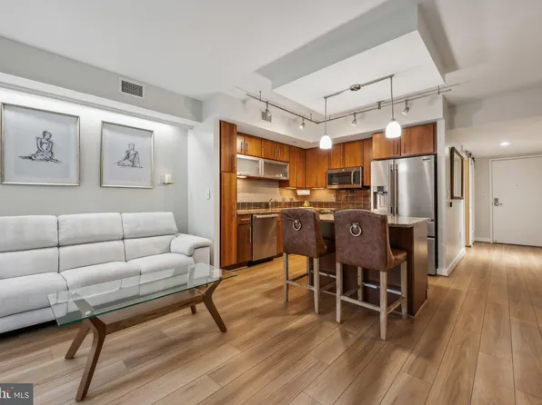 1025 1st St SE APT 103, Washington, DC 20003