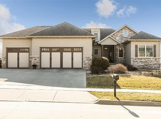 3531 Donegal Ct, Iowa City, IA 52246