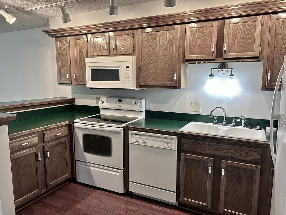 1st image of 5801 Enterprise Dr APT B9